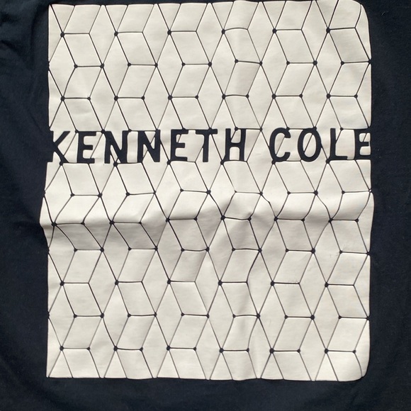 Kenneth Cole T-Shirt - Picture 3 of 4